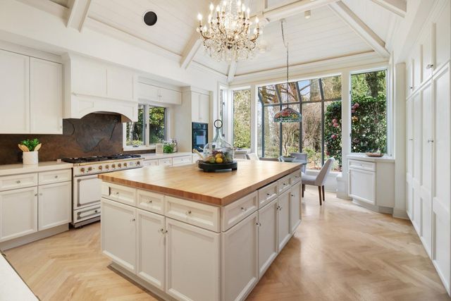 2400 E Tiffany Ln, Sacramento, CA 95827