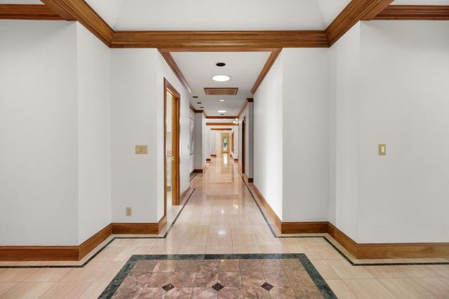 2400 E Tiffany Ln, Sacramento, CA 95827