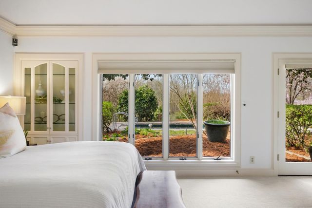 2400 E Tiffany Ln, Sacramento, CA 95827