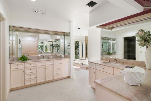 2400 E Tiffany Ln, Sacramento, CA 95827