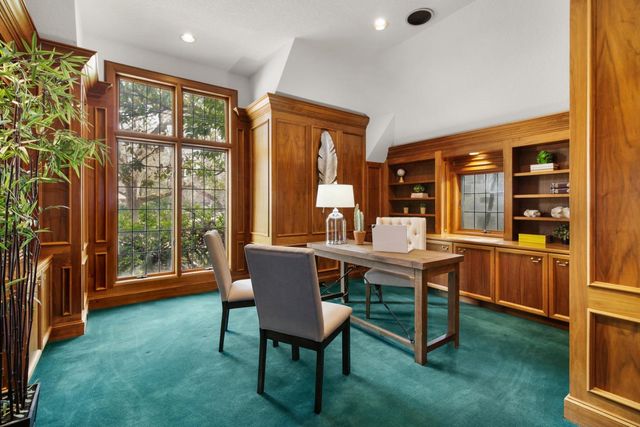 2400 E Tiffany Ln, Sacramento, CA 95827