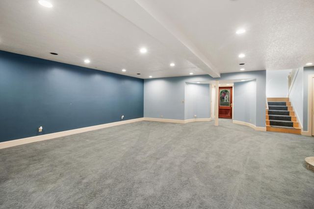 2400 E Tiffany Ln, Sacramento, CA 95827