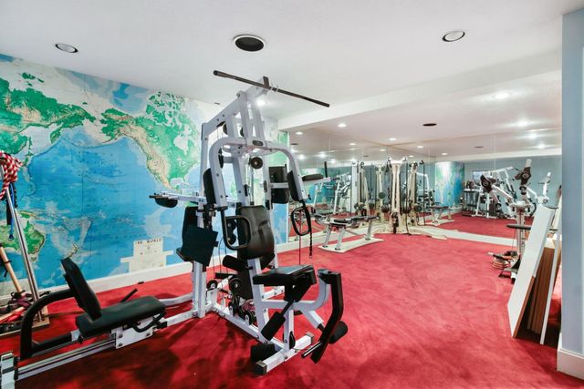 2400 E Tiffany Ln, Sacramento, CA 95827