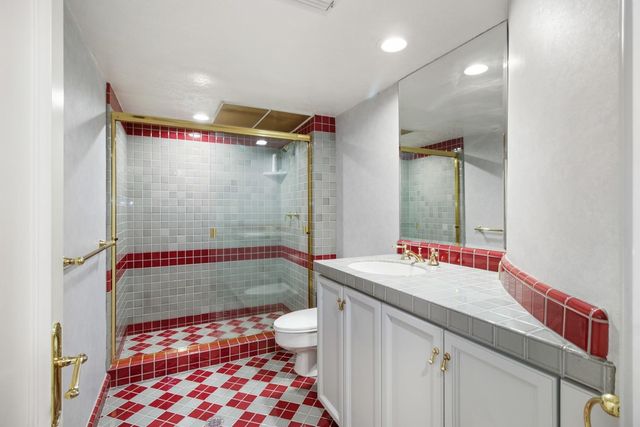 2400 E Tiffany Ln, Sacramento, CA 95827