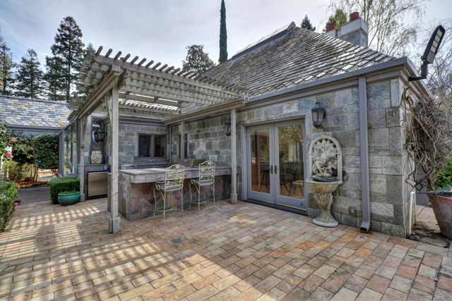 2400 E Tiffany Ln, Sacramento, CA 95827