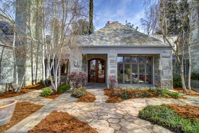 2400 E Tiffany Ln, Sacramento, CA 95827