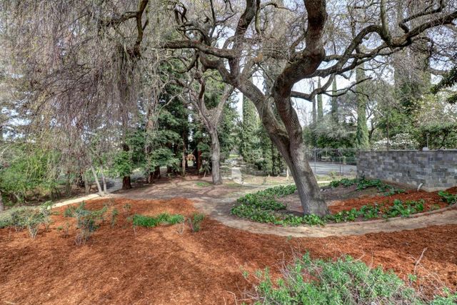 2400 E Tiffany Ln, Sacramento, CA 95827