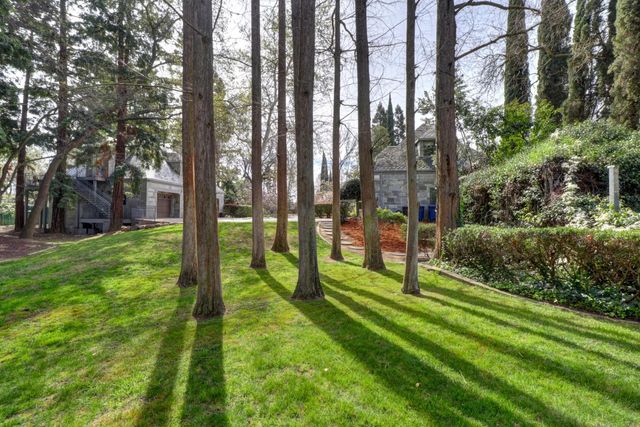 2400 E Tiffany Ln, Sacramento, CA 95827