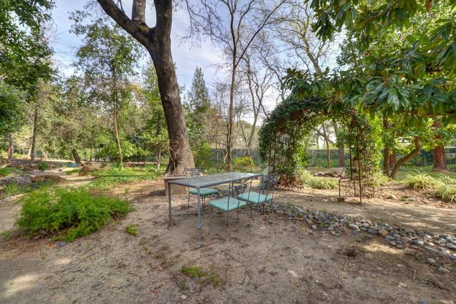 2400 E Tiffany Ln, Sacramento, CA 95827