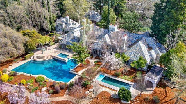 2400 E Tiffany Ln, Sacramento, CA 95827