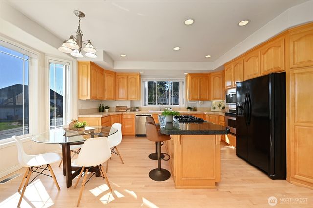 2203 12th Court NW, Auburn, WA 98001