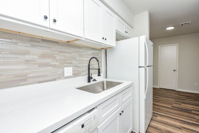 3644 Ocee Street, Houston, TX 77063