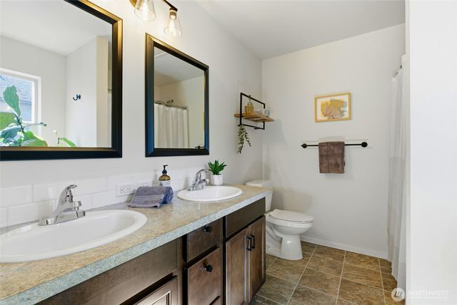 25681 NE School House Place, Kingston, WA 98346