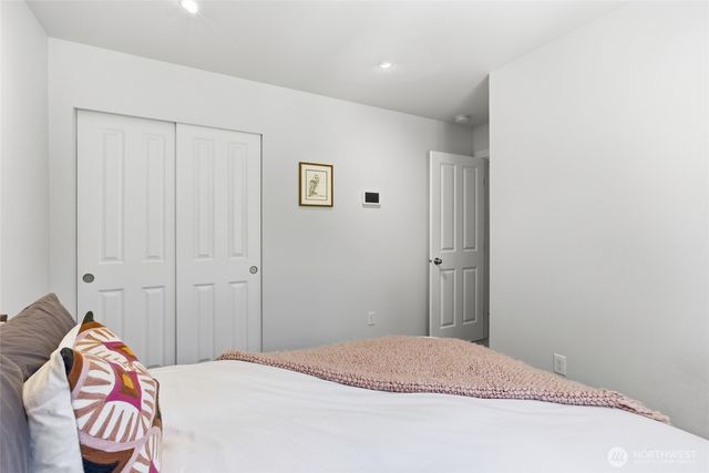25681 NE School House Place, Kingston, WA 98346