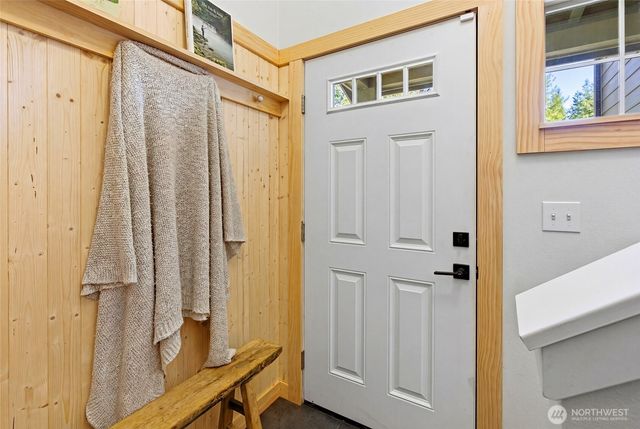 25681 NE School House Place, Kingston, WA 98346