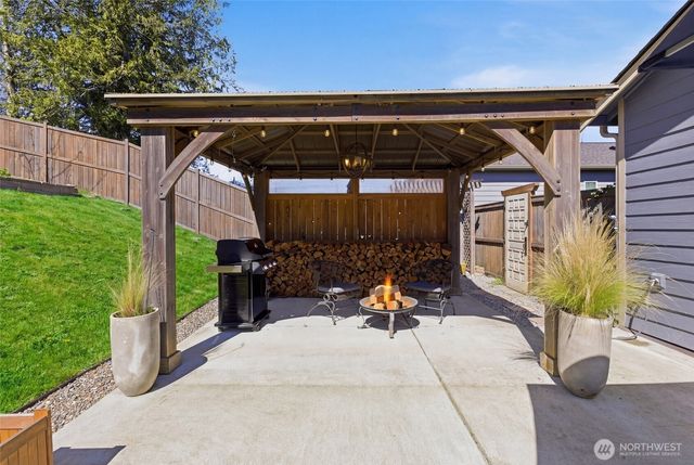 25681 NE School House Place, Kingston, WA 98346