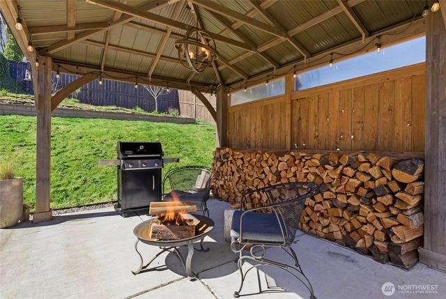 25681 NE School House Place, Kingston, WA 98346