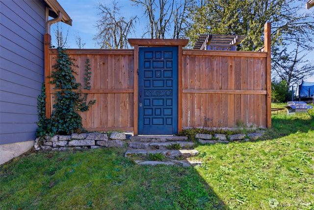 25681 NE School House Place, Kingston, WA 98346