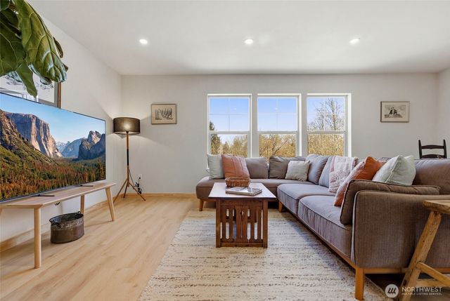 25681 NE School House Place, Kingston, WA 98346