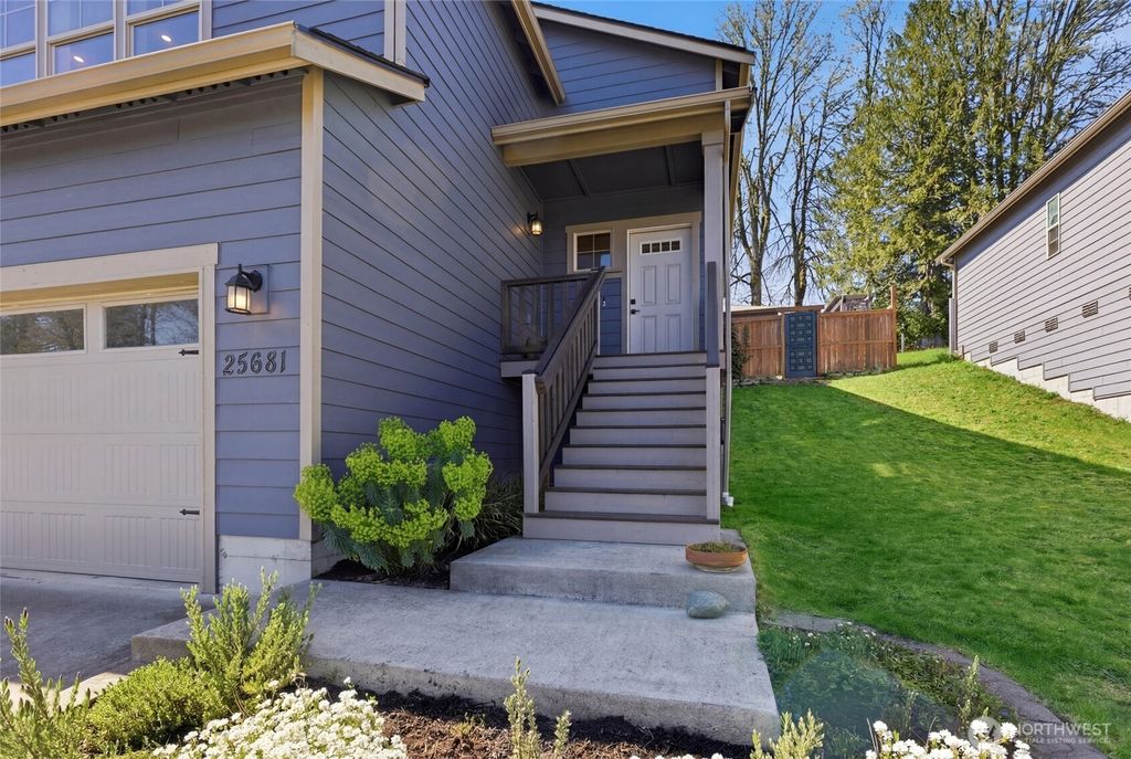 25681 NE School House Place, Kingston, WA 98346