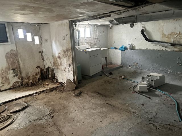 1034 Logan Rd, N Versailles, PA 15137