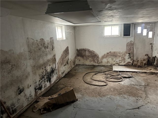 1034 Logan Rd, N Versailles, PA 15137