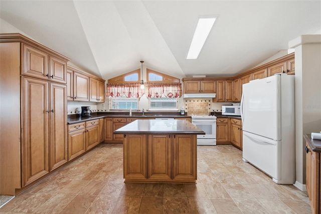 8401 WEATHERFORD AVENUE, Brooksville, FL 34613