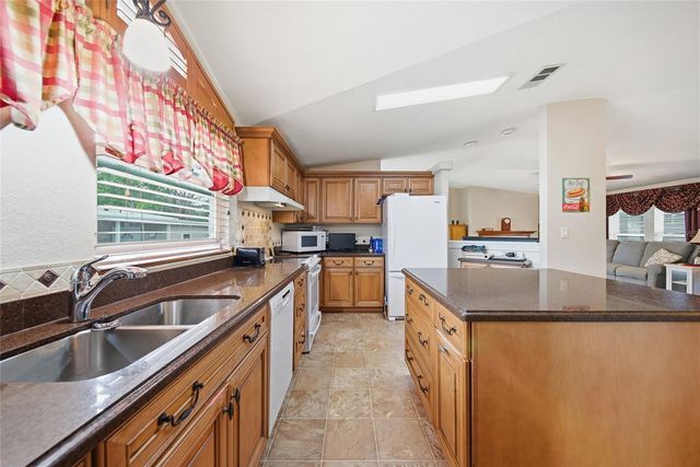 8401 WEATHERFORD AVENUE, Brooksville, FL 34613