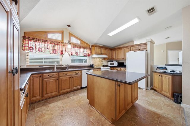 8401 WEATHERFORD AVENUE, Brooksville, FL 34613