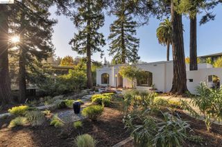 5529 Snake Rd, Oakland, CA 94611