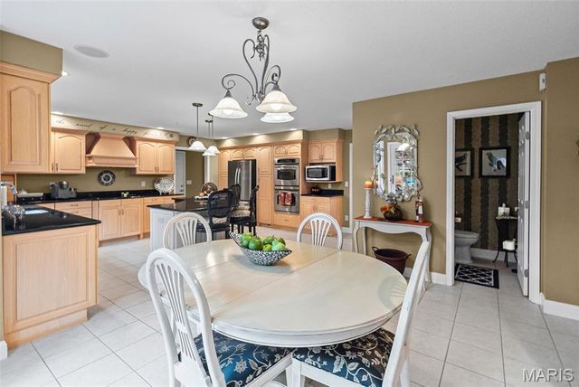 15 Sandpiper Drive, Shiloh, IL 62221