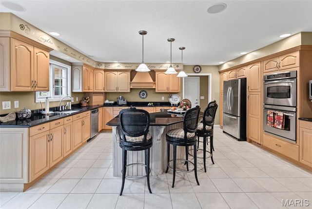 15 Sandpiper Drive, Shiloh, IL 62221