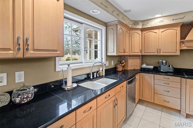 15 Sandpiper Drive, Shiloh, IL 62221