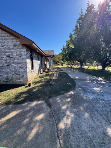 404 Joyner Street, Omaha, TX 75571