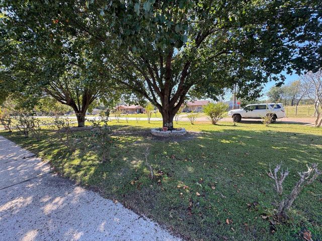 404 Joyner Street, Omaha, TX 75571