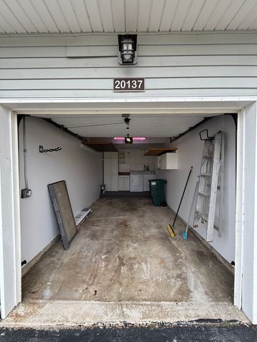 20137 S Hampton Court A, Frankfort, IL 60423