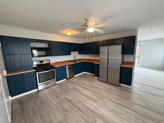 20137 S Hampton Court A, Frankfort, IL 60423