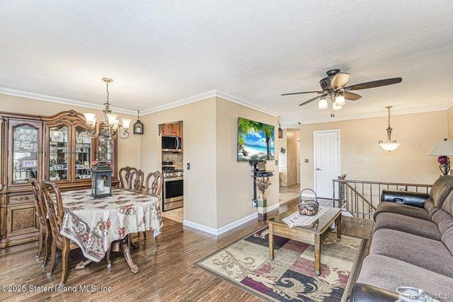 35 Nutwood Court, Staten Island, NY 10308