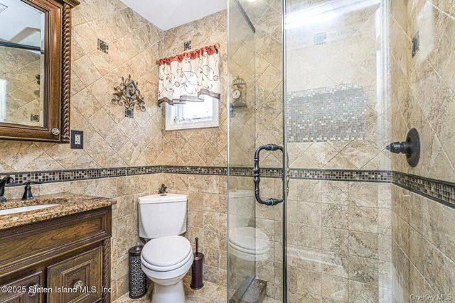 35 Nutwood Court, Staten Island, NY 10308