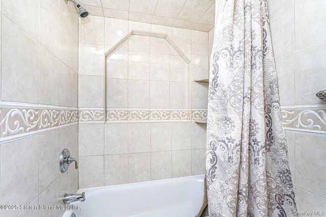 35 Nutwood Court, Staten Island, NY 10308