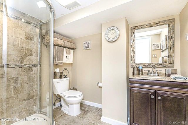 35 Nutwood Court, Staten Island, NY 10308