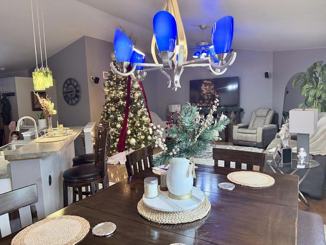 3010 W Kimberly AVENUE, Greenfield, WI 53221