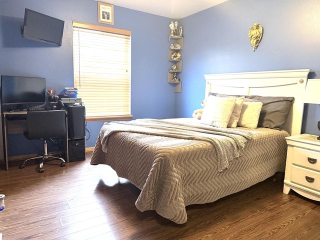 3010 W Kimberly AVENUE, Greenfield, WI 53221