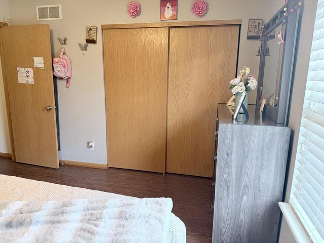 3010 W Kimberly AVENUE, Greenfield, WI 53221