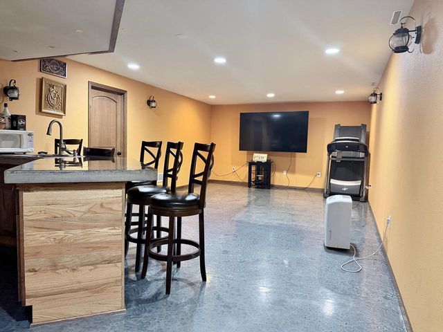 3010 W Kimberly AVENUE, Greenfield, WI 53221