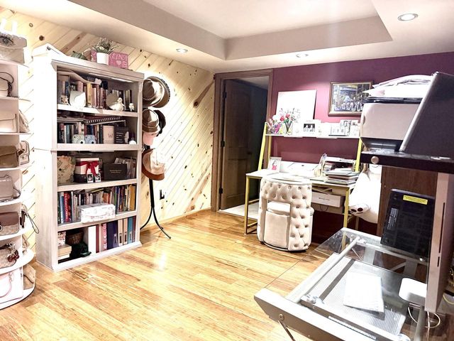 3010 W Kimberly AVENUE, Greenfield, WI 53221