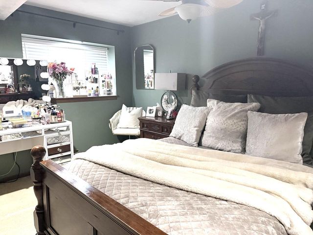 3010 W Kimberly AVENUE, Greenfield, WI 53221