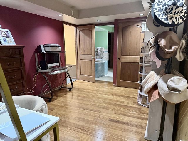 3010 W Kimberly AVENUE, Greenfield, WI 53221