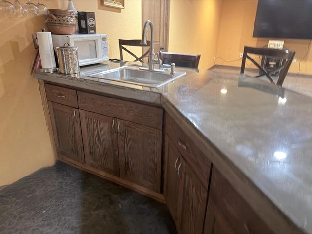 3010 W Kimberly AVENUE, Greenfield, WI 53221