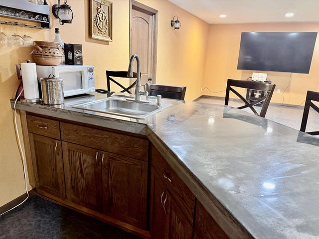 3010 W Kimberly AVENUE, Greenfield, WI 53221